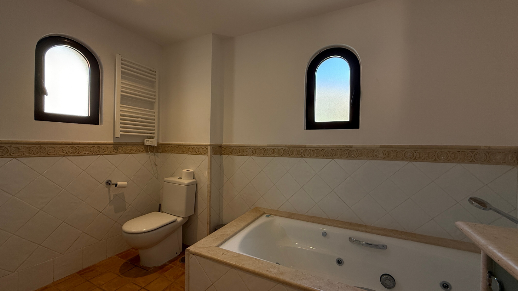 Villa con piscina privada dentro de urbanización privada en el Golf de Santa Ponsa