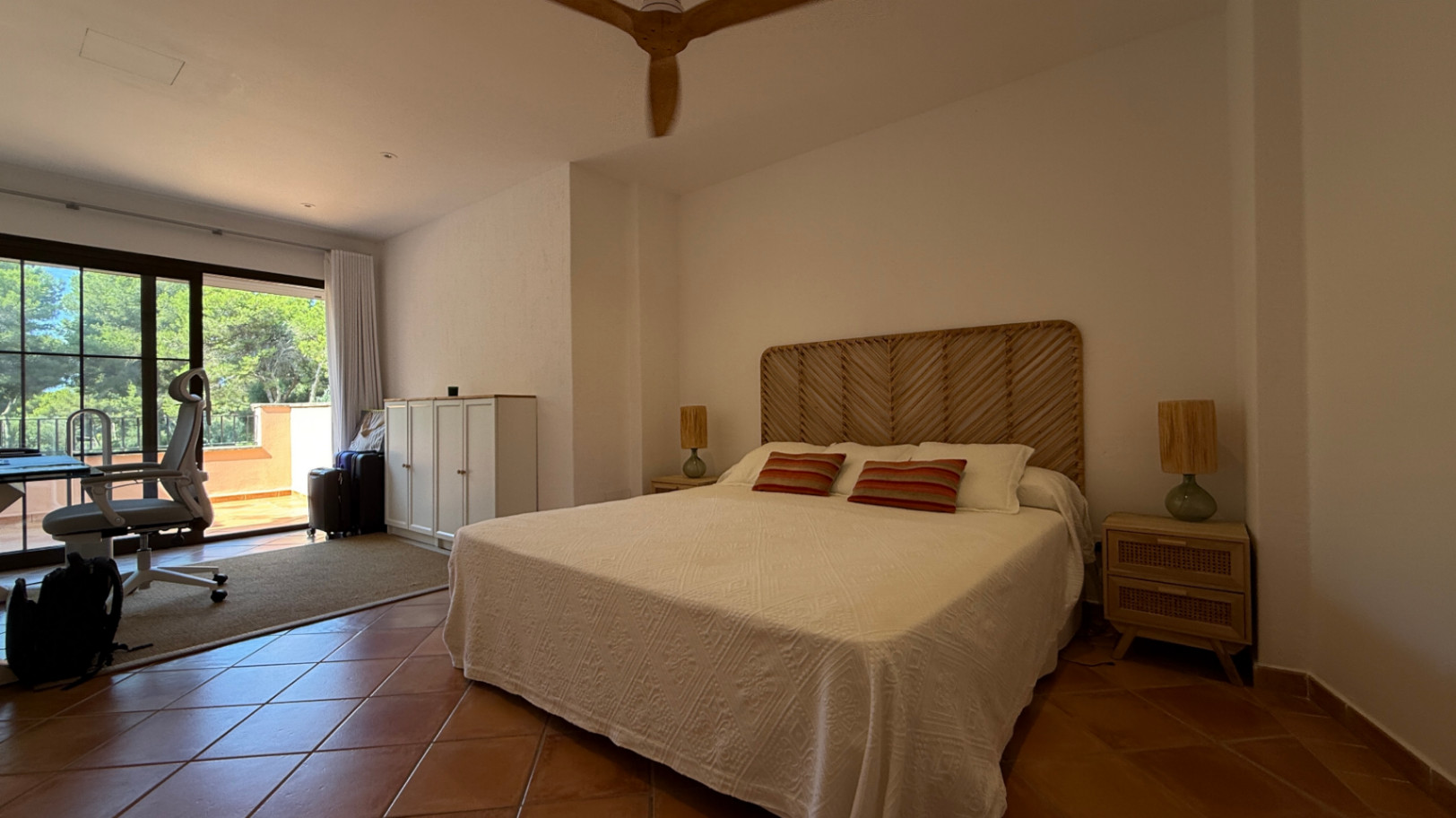 Villa con piscina privada dentro de urbanización privada en el Golf de Santa Ponsa