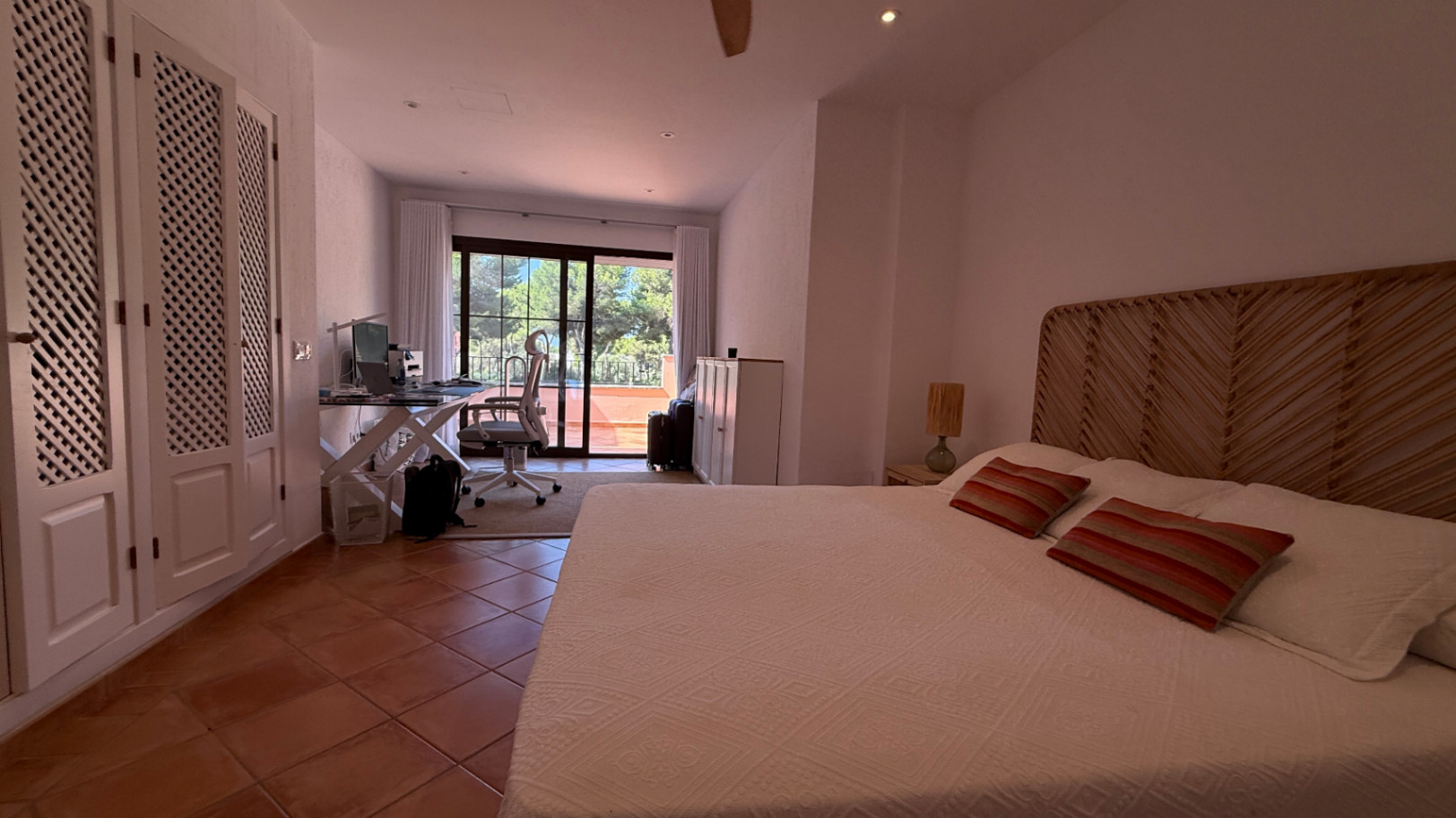 Villa con piscina privada dentro de urbanización privada en el Golf de Santa Ponsa