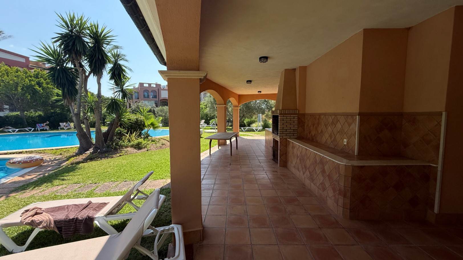 Villa con piscina privada dentro de urbanización privada en el Golf de Santa Ponsa