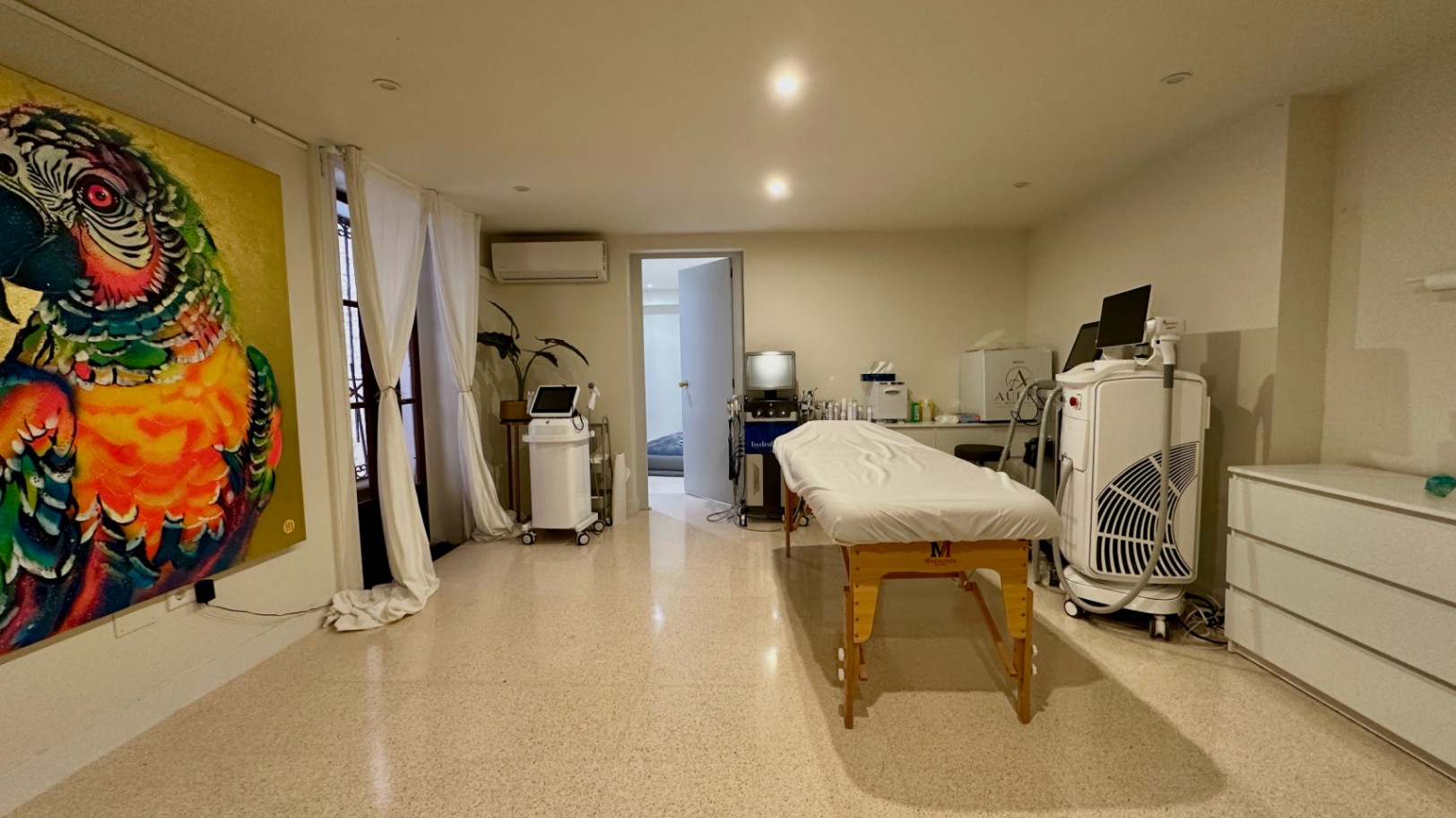 131026 - Transfer of established aesthetic clinic premises