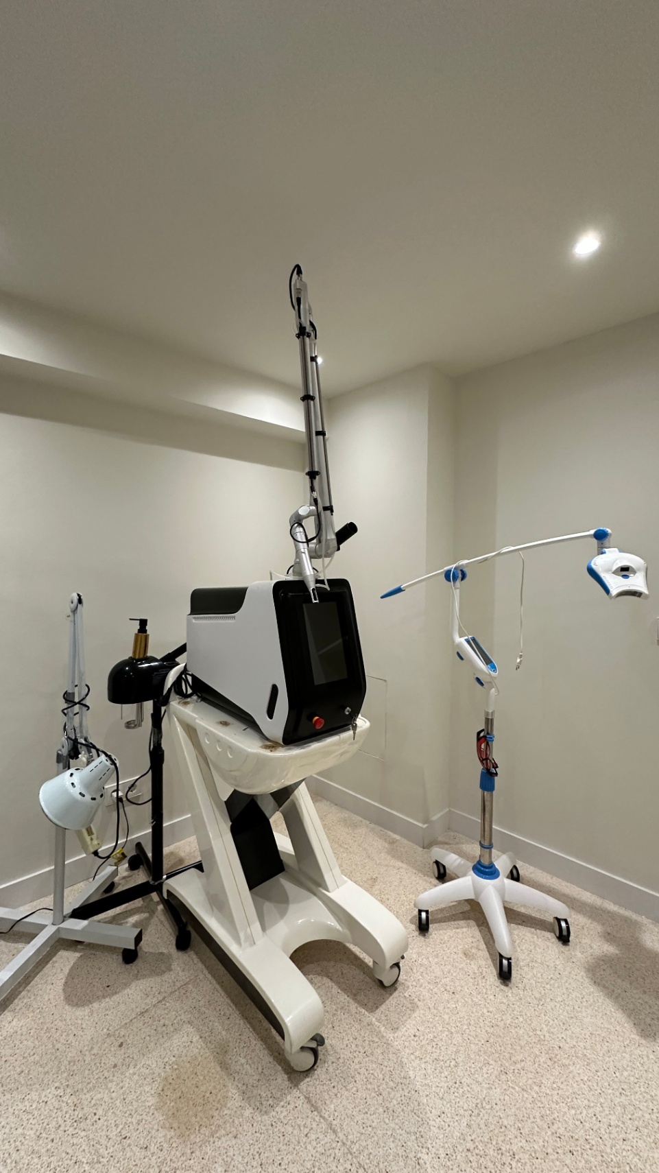 131026 - Transfer of established aesthetic clinic premises
