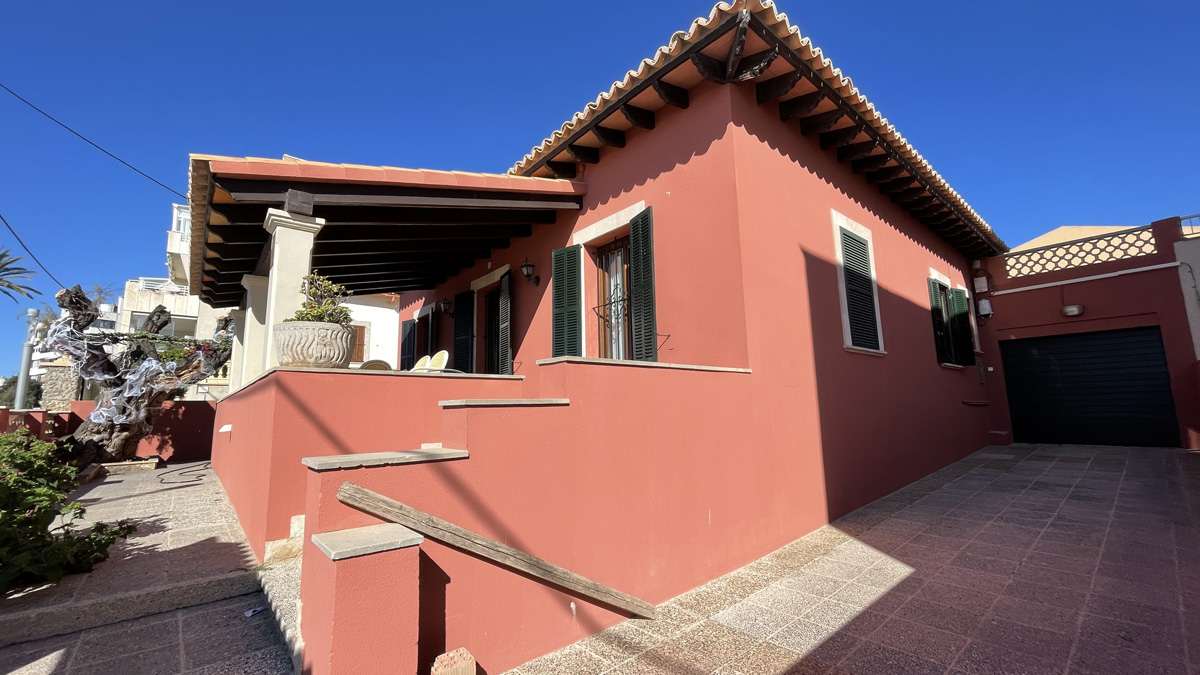 Cala Gamba/ Palma - Villa de primera línea con piscina