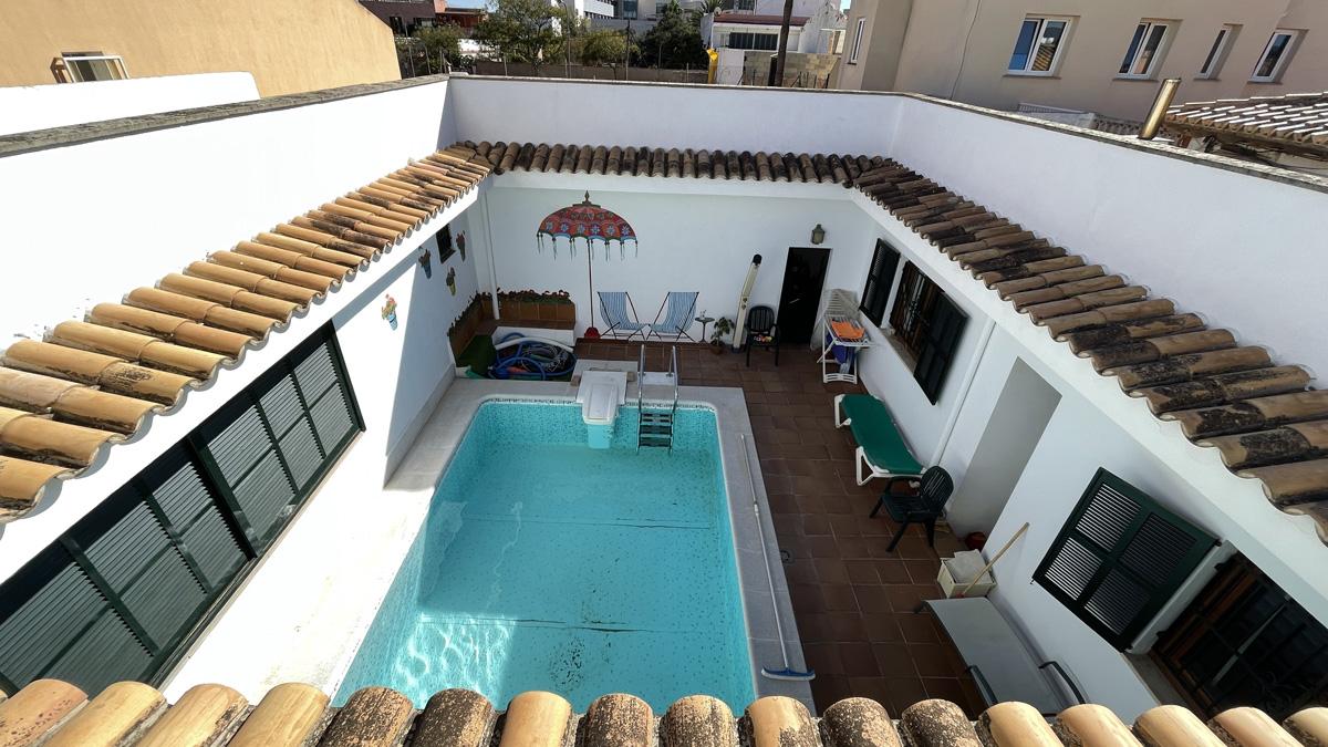 Cala Gamba/ Palma - Villa in erster Meereslinie mit Pool