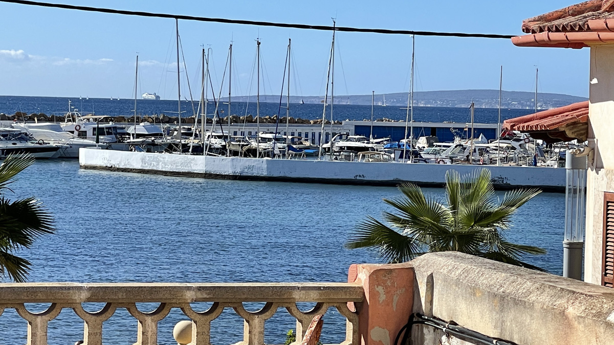 Cala Gamba/ Palma - Villa in erster Meereslinie mit Pool