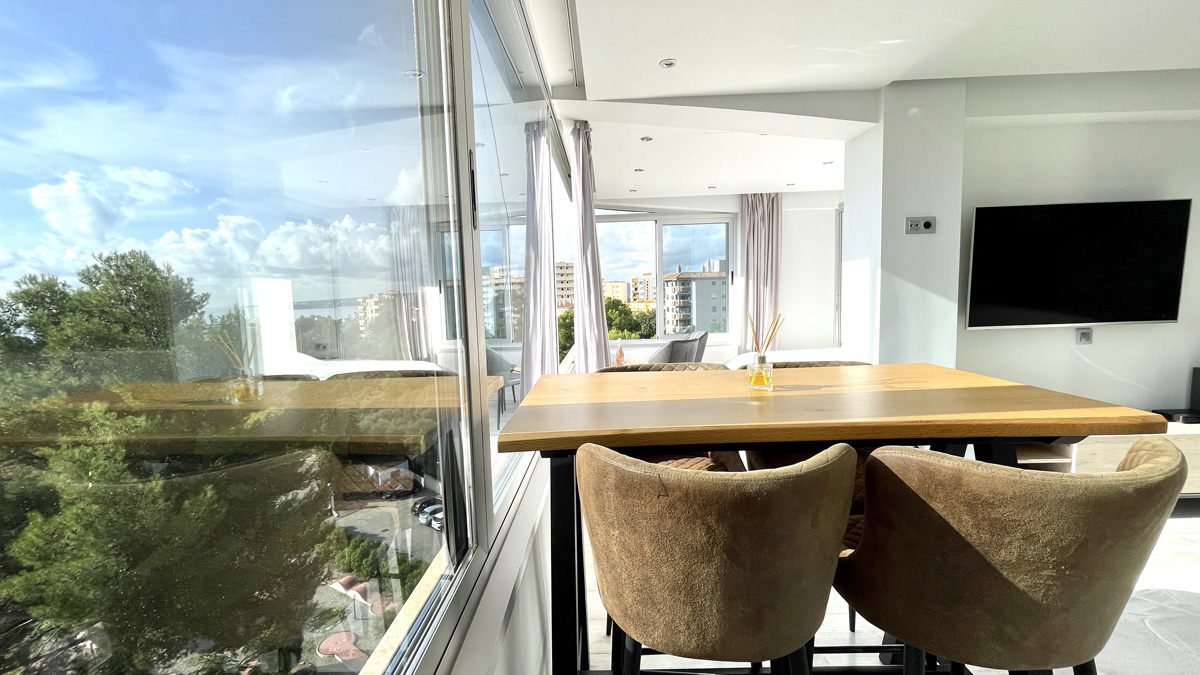 Portals Nous Penthouse apartment with sea views, renovated + parking!